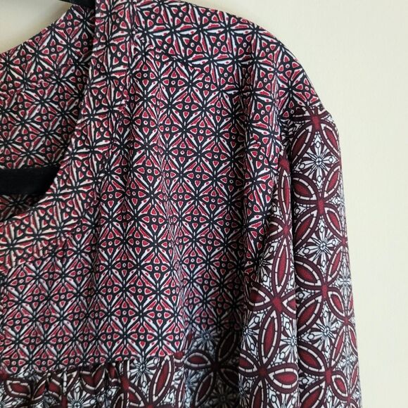 Chelsea & Theodore Womens Blouse Plus Size 1x Red Burgundy Black Geometric Boho - Picture 4 of 9
